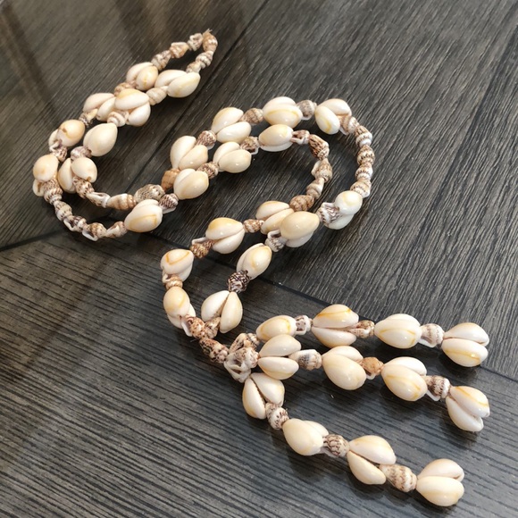 Vintage | Jewelry | Vintage Strand Of Cowrie Sea Shell Beaded Tassel ...